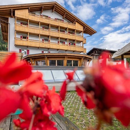Hotel Crepei Pozza di Fassa Luaran gambar