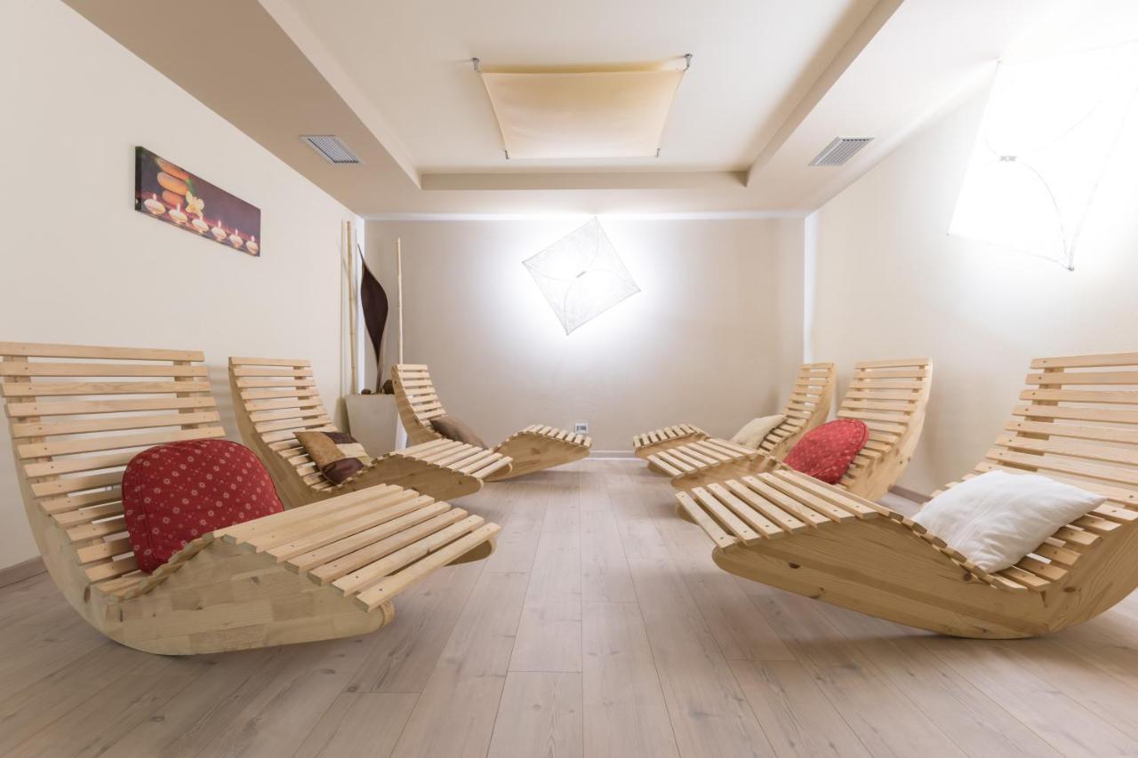Hotel Crepei Pozza di Fassa Luaran gambar