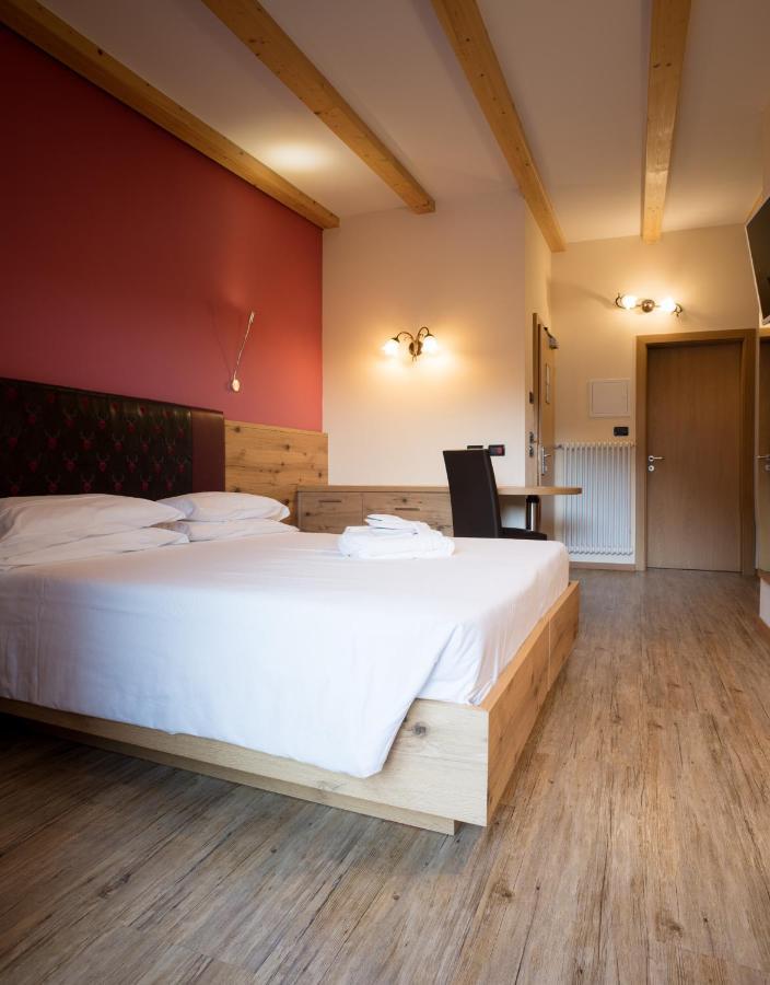 Hotel Crepei Pozza di Fassa Luaran gambar